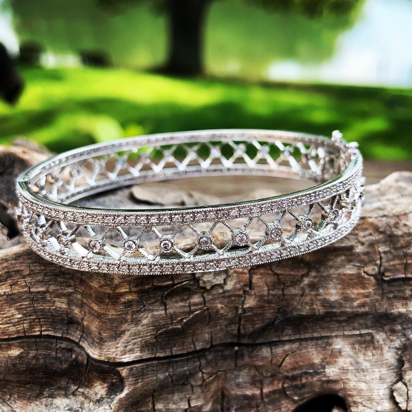 The Fiona diamond bracelet is an eternity lace design bangle that wraps completely around the wrist ❤️❤️❤️#jsampieri 
.
.
.
#bangles #diamondbracelet 
.
.
.

#jewelry #jewels #jewel #fashion #bling #stones #stone #trendy #love #beautiful #style #fash