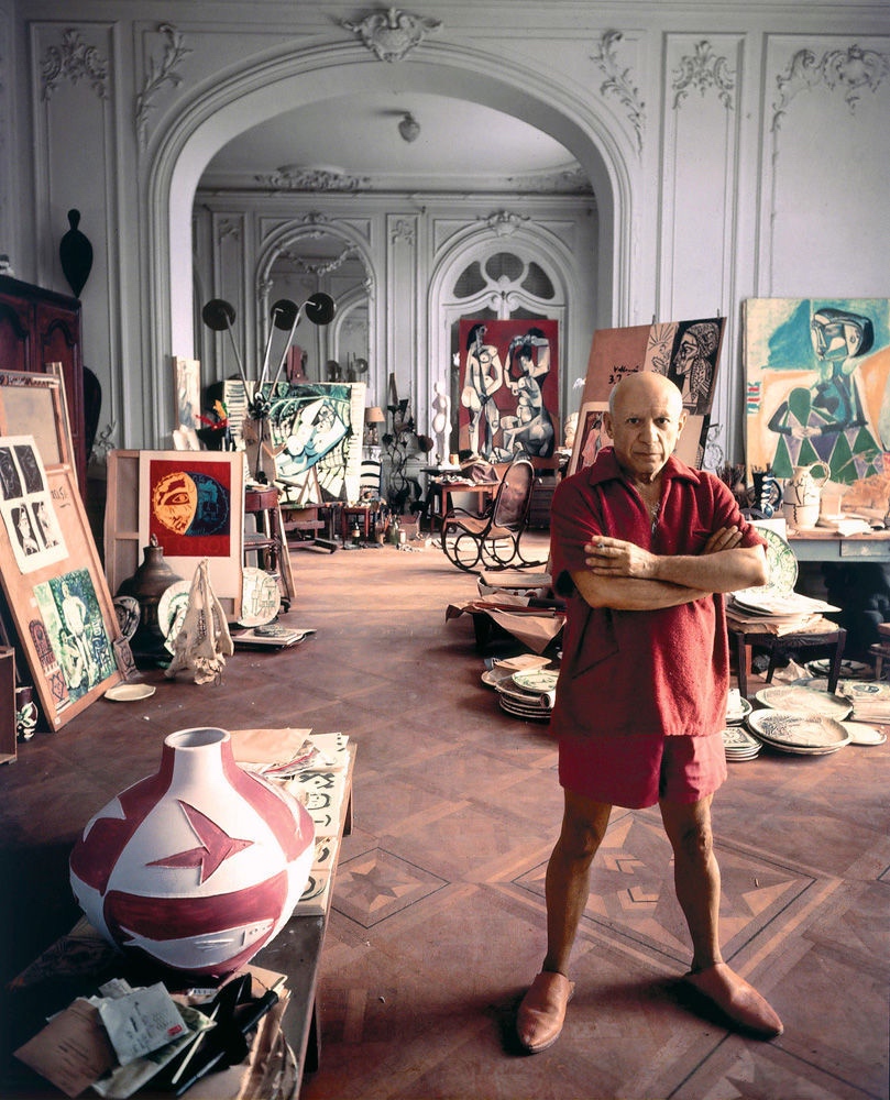 Pablo Picasso in his studio. Source: http://www.designlovefest.com/2016/01/artists-in-their-studios/