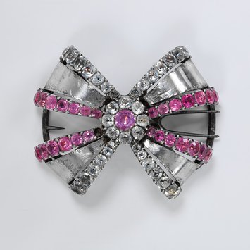 England, c. 1760 Shoe buckle, silver set with pastes V&A Museum