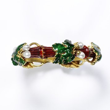 Paris, c. 1850 Bracelet, enamelled gold set with pearls V&A Museum