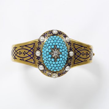 England, c. 1862 Bracelet, gold, enamel, rose- and brilliant-cut diamonds, pavé-set turquoises, half-pearls V&A Museum
