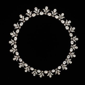 France, 1790-1805 Necklace with rock crystal set in silver and gold V&A Museum