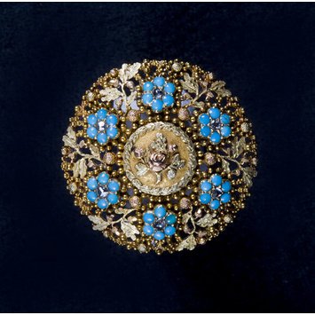 Paris, c. 1820-1840 Brooch with gold, diamonds and turquoises. Forget-me-not, rose and acorn motif. The acorn symbolized strength and longevity. V&A Museum