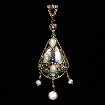 England, c. 1900 Pendant gold openwork, gold openwork, pearls, blister pearls sapphires, emeralds, rubies, moonstone, turquoise. Henry Wilson V&A Museum