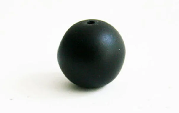  A single, simple jet bead, circa 1910