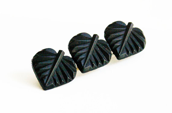  Carved jet simple leaf brooch, circa 1910, German or Austrian