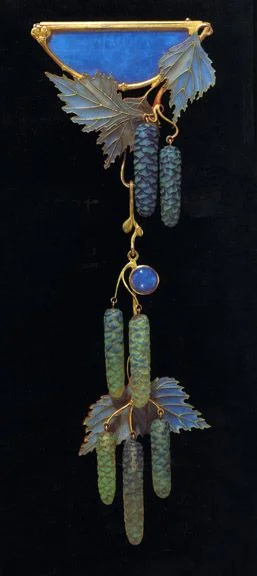 Lalique pendant. Christie's Auctions. 