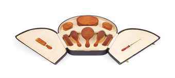 AN ENGLISH BLONDE TORTOISESHELL DRESSING TABLE SET Christie’s Sale 4888