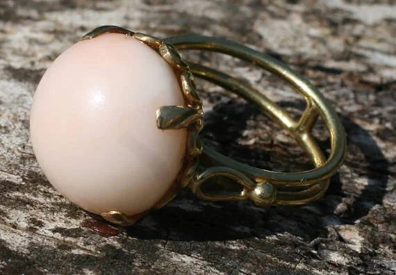 Vintage 18k Coral Gold Italian Ring