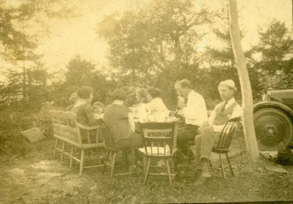 eating outside in philadelphia.jpg
