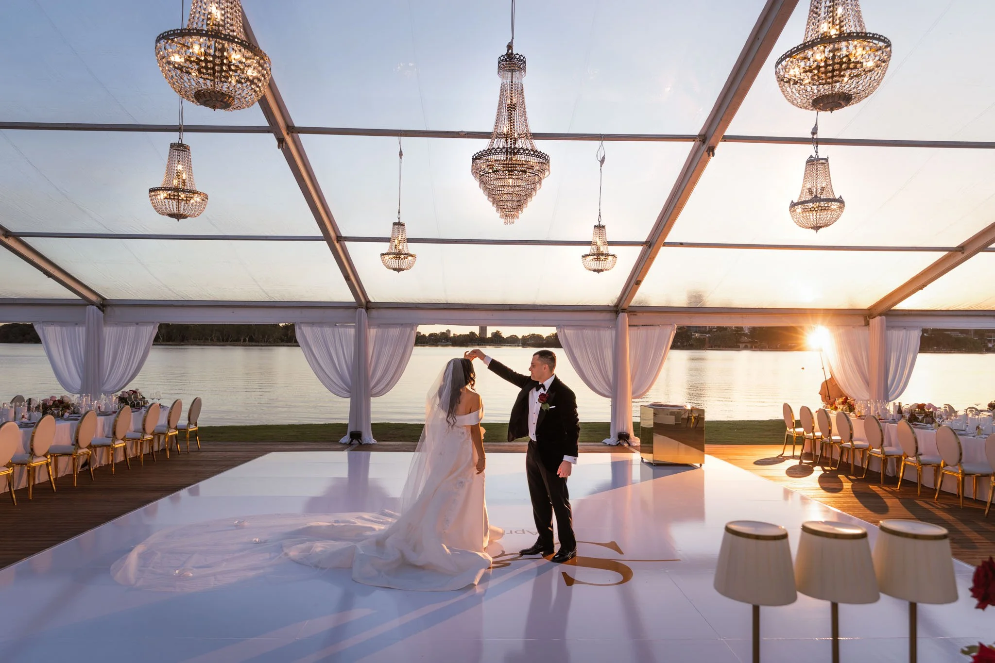 The Ultimate Wedding Photography Timeline: Luxury Wedding Guide