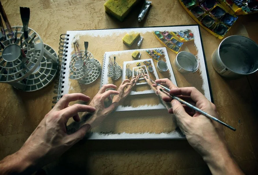 177932__artist-art-recursion-the-picture-is-dip-brush-paint-the-hands-of-the-album-the-workplace_p.jpg