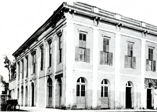 Jones Hardware building, now housing Colliers Hardware. Lodge was on second floor from 1871-1908. The blue room theater now resides in this spot.