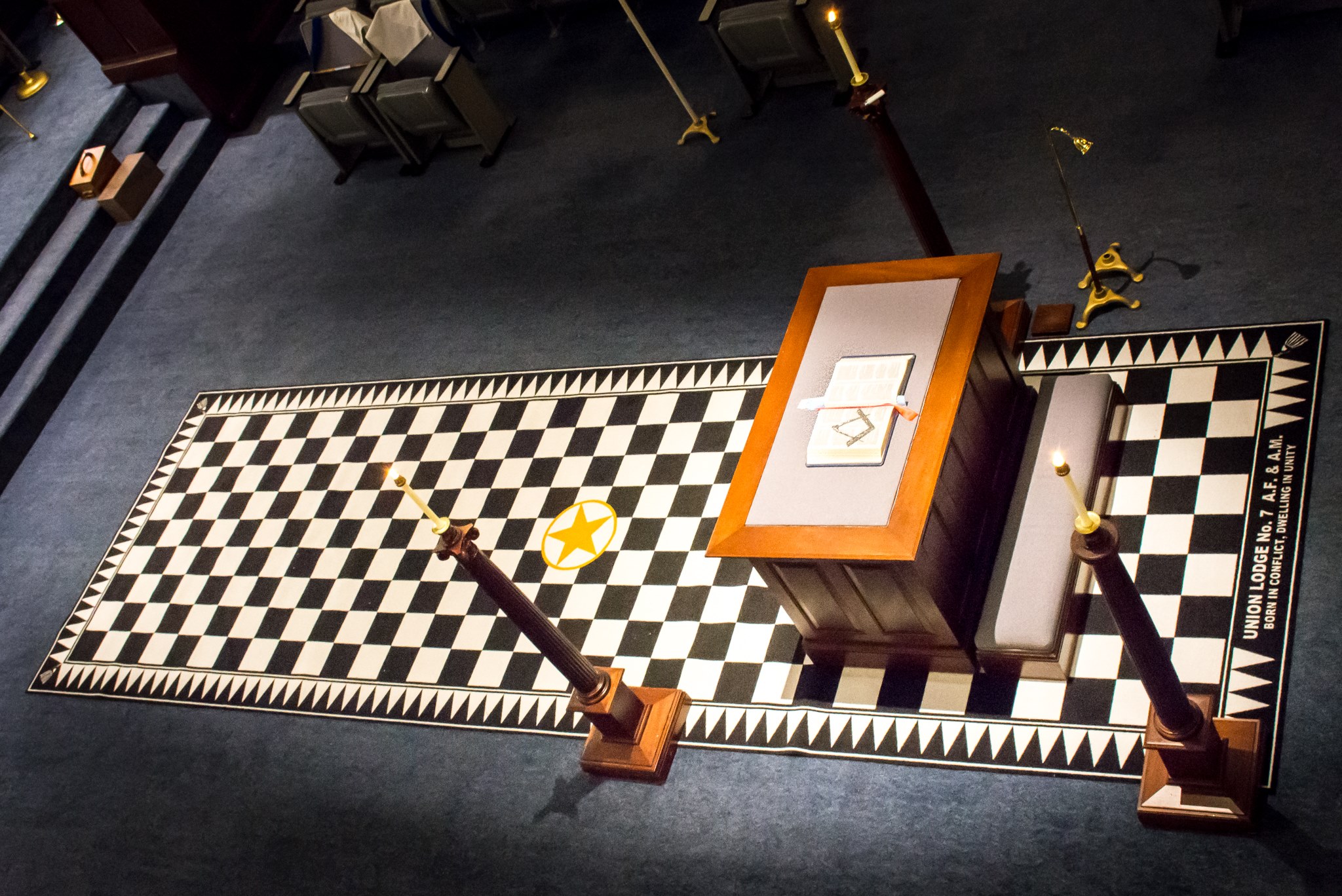 Checkered floor wiith Tesslated edges and blazing star.