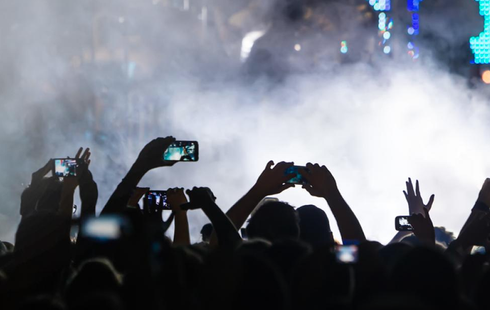 Verizon and VRARA Member meetingRoom Jonny Cosgrove explain why #5G is going to be a gamechanger for Virtual and Augmented Reality