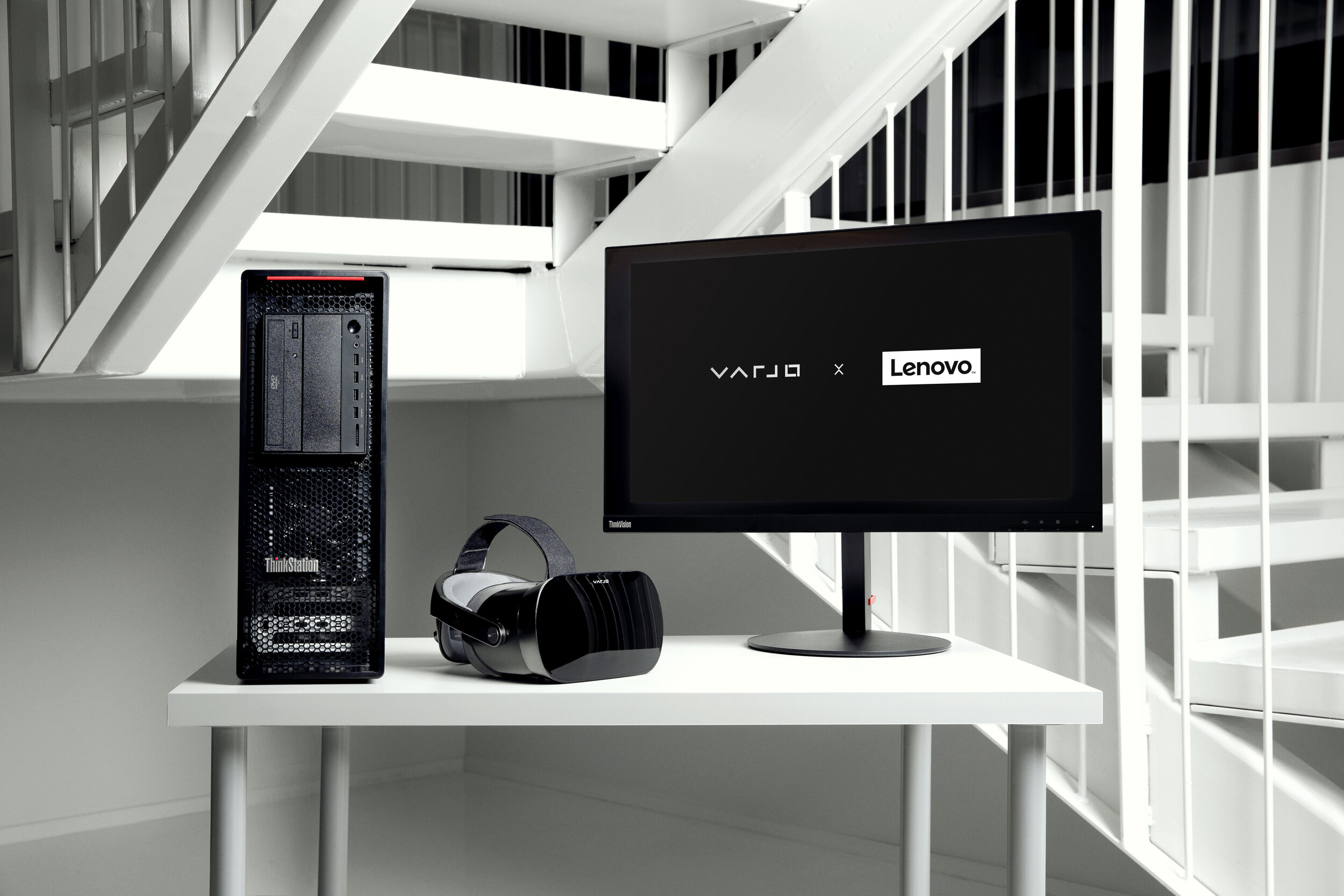 Lenovo desktop workstation + Varjo headsets 2.jpg