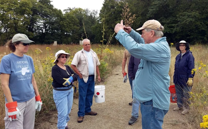 Before work began, TWI senior ecologist Gary Sullivan gave volunteers an overview of the site and orientation to the native plants from which they’d be harvesting seed.