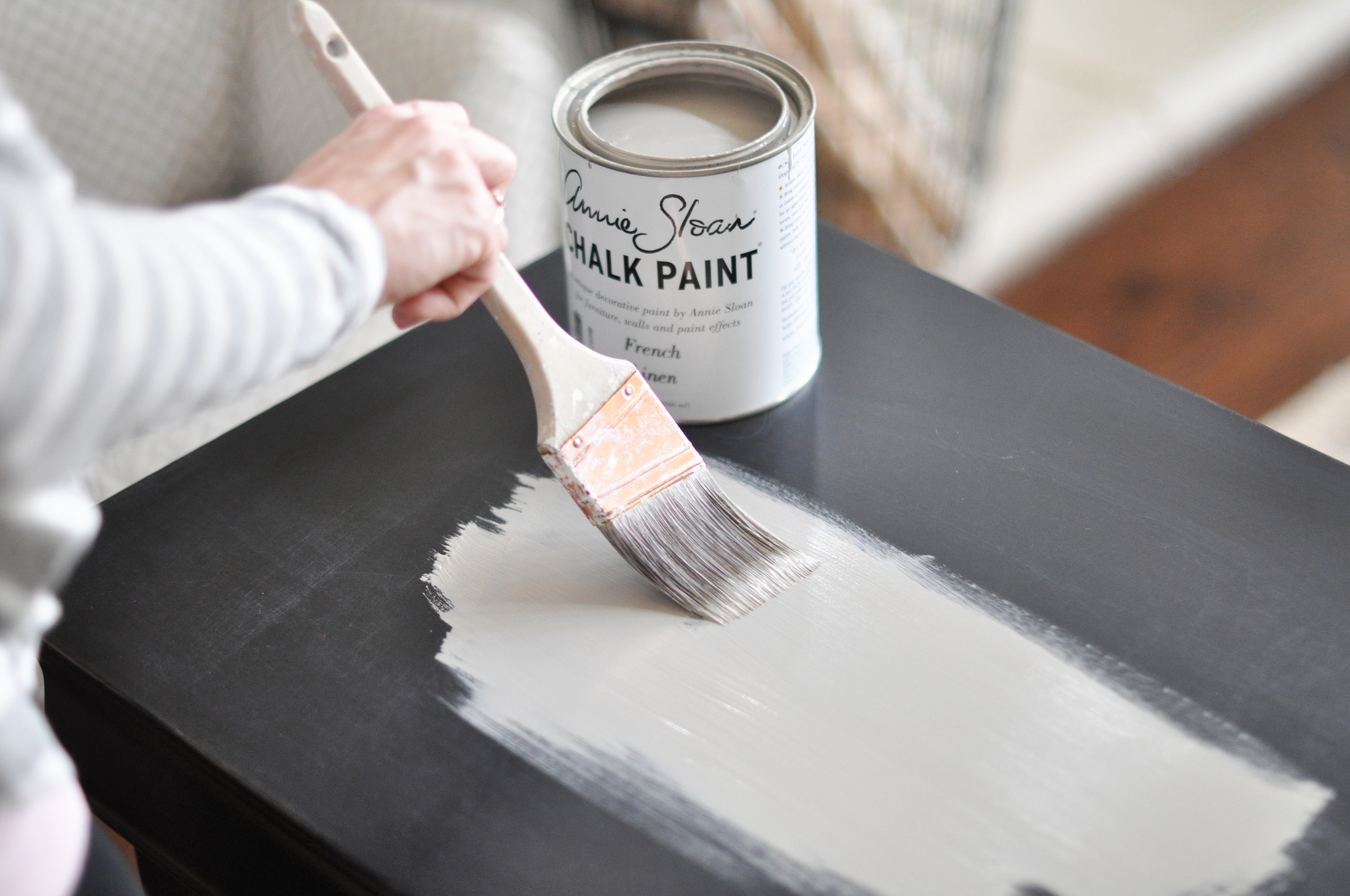Можно ли красть. Меловая краска Chalk Paint. Краска для мебели. Медовые краски. Меловая краска по дереву для мебели.