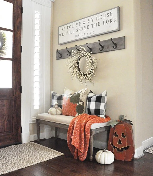 Happy Halloween, friends!! It’s a chilly day here in Houston, 50s for the high and 30s for the low.  Again, I’m sure those of you who live anywhere north of South Texas are laughing at me right now, but the question we’re usually asking when Halloween costume shopping is “Is my child going to smother in this?” so this real fall weather on Halloween is amazing!! We’ll see how long my southern acclimated children last trick or treating tonight, especially the one who will be dressed as Moana who has already decided that she doesn’t want to wear a coat. 😂 •
•
•
•
#falldecor #halloweendecor #fallentryway #fall #halloween #interiorstyling #interiordesign #ilovemypotterybarn #magnoliamarket