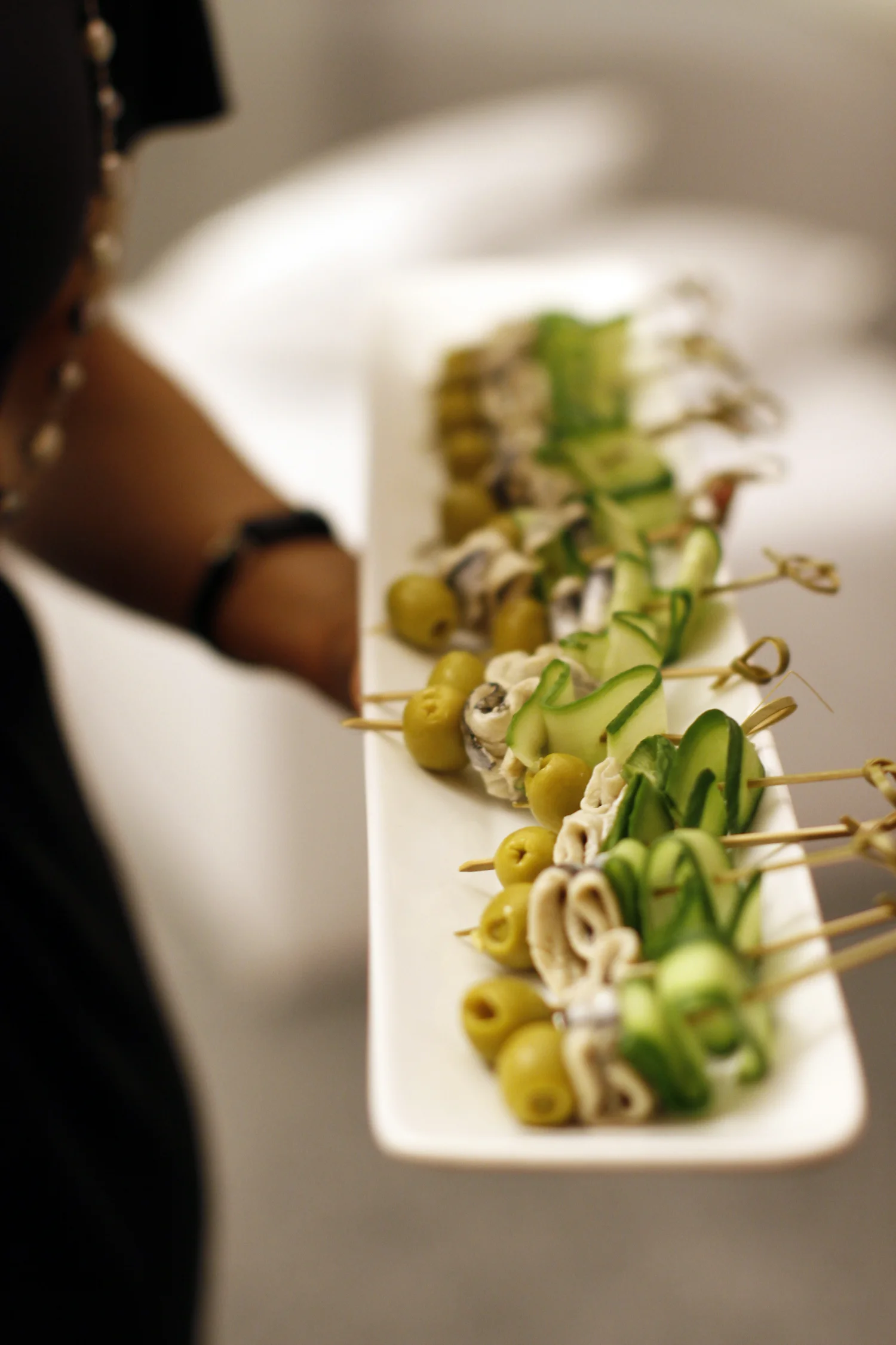 Boquerones = Bow ka roe nays