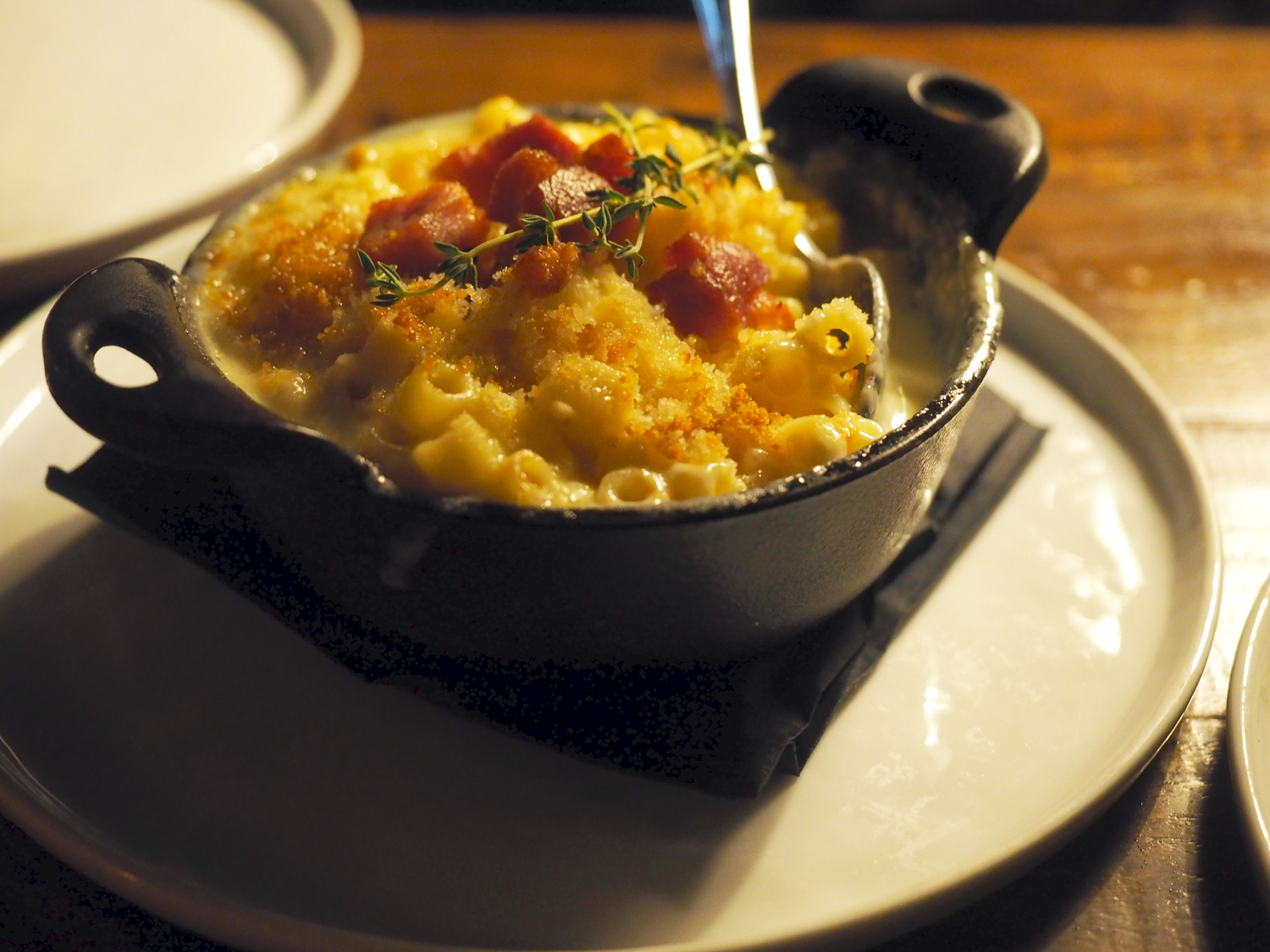 Looking dark and sultry, this mac n cheese was just that.