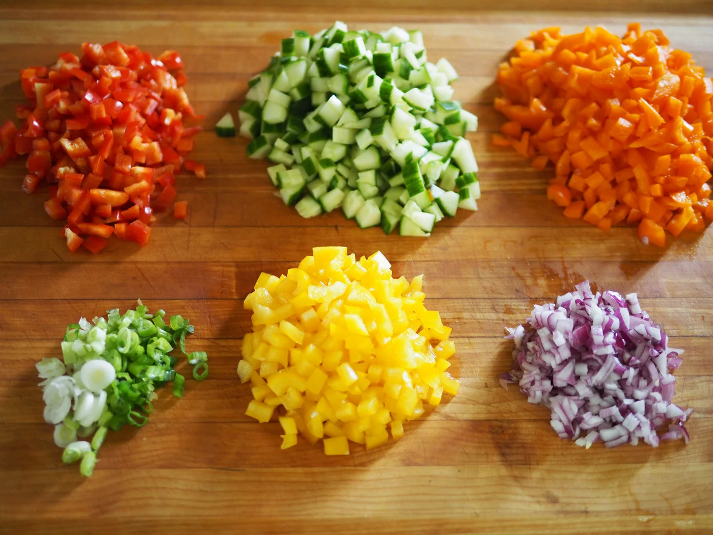 This time the veggies are conforming to one size, but they don't mind. 
