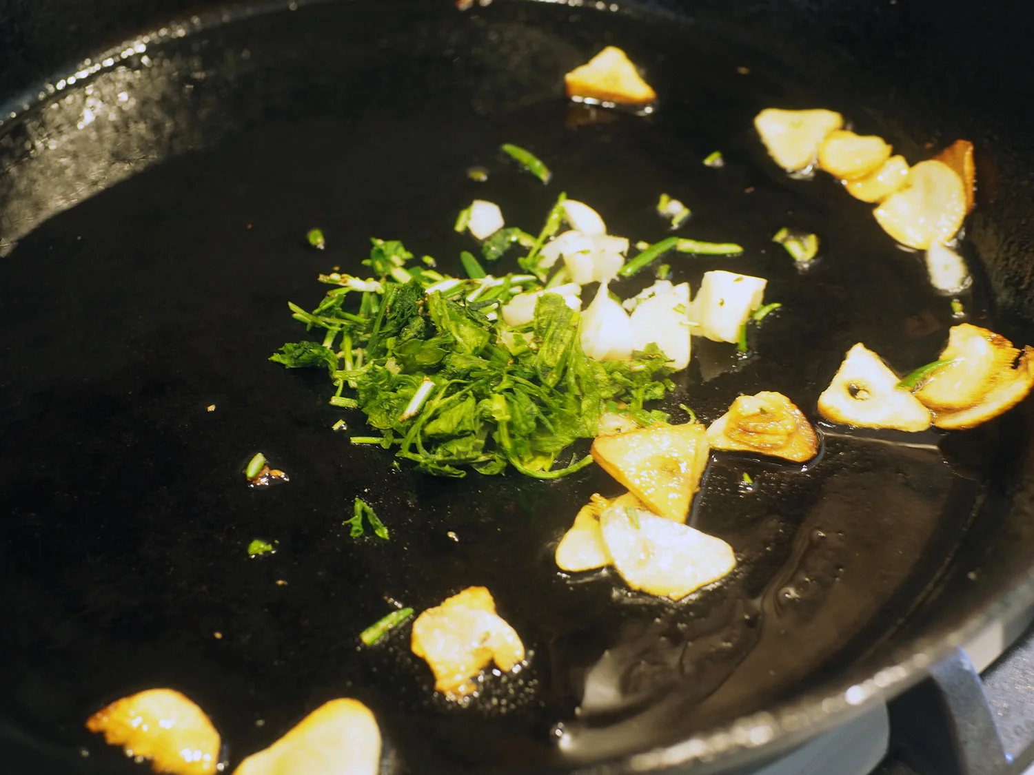 garlic.parsley.jpg