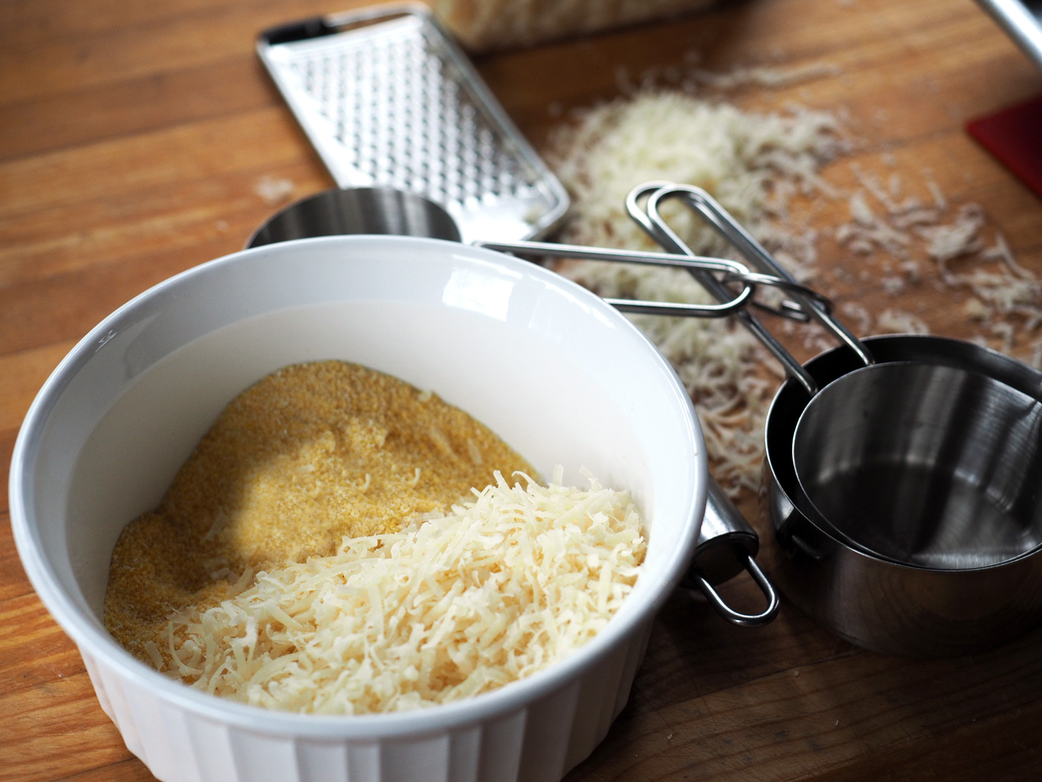Combine the polenta and cheese together.