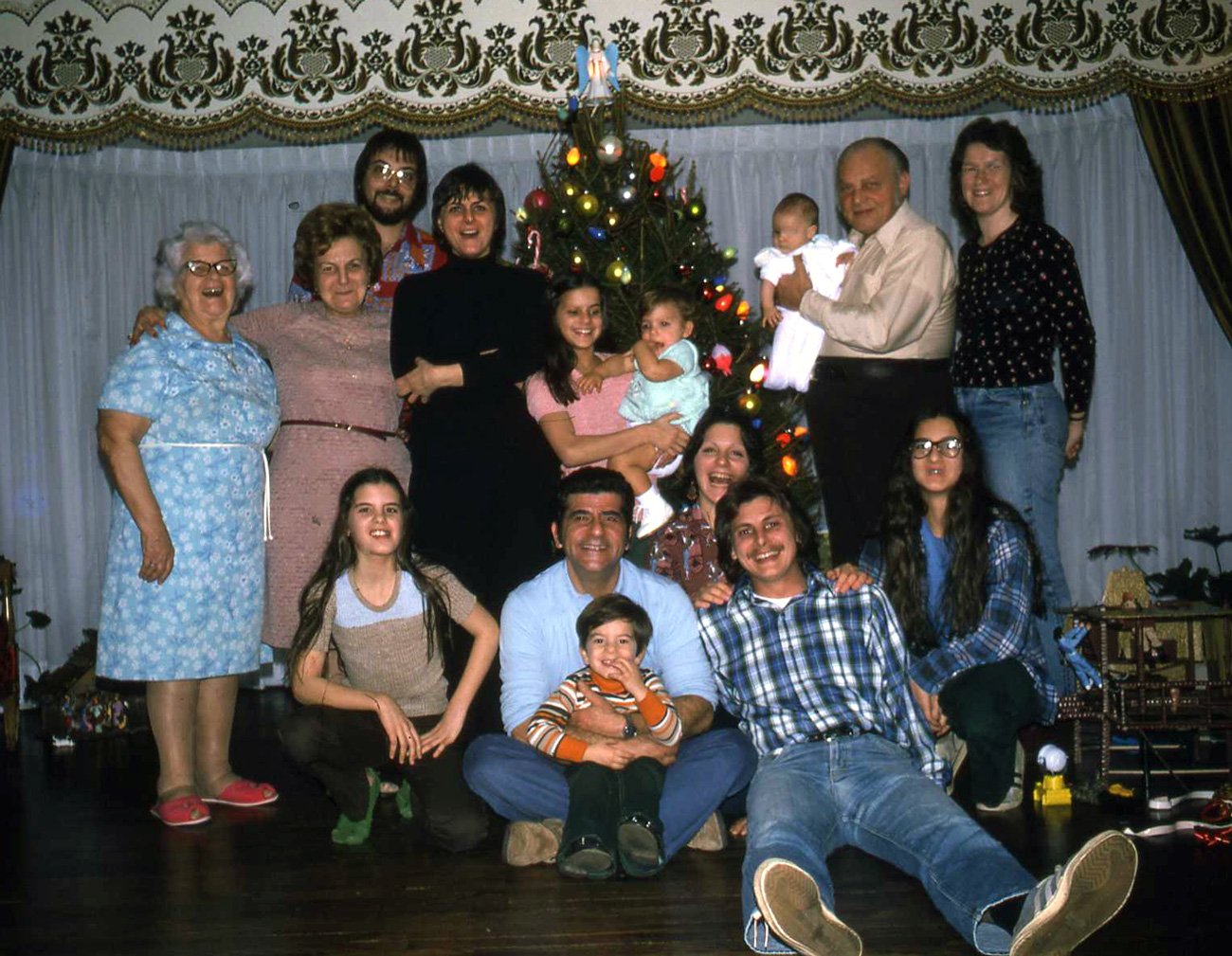 family.christmas.jpg