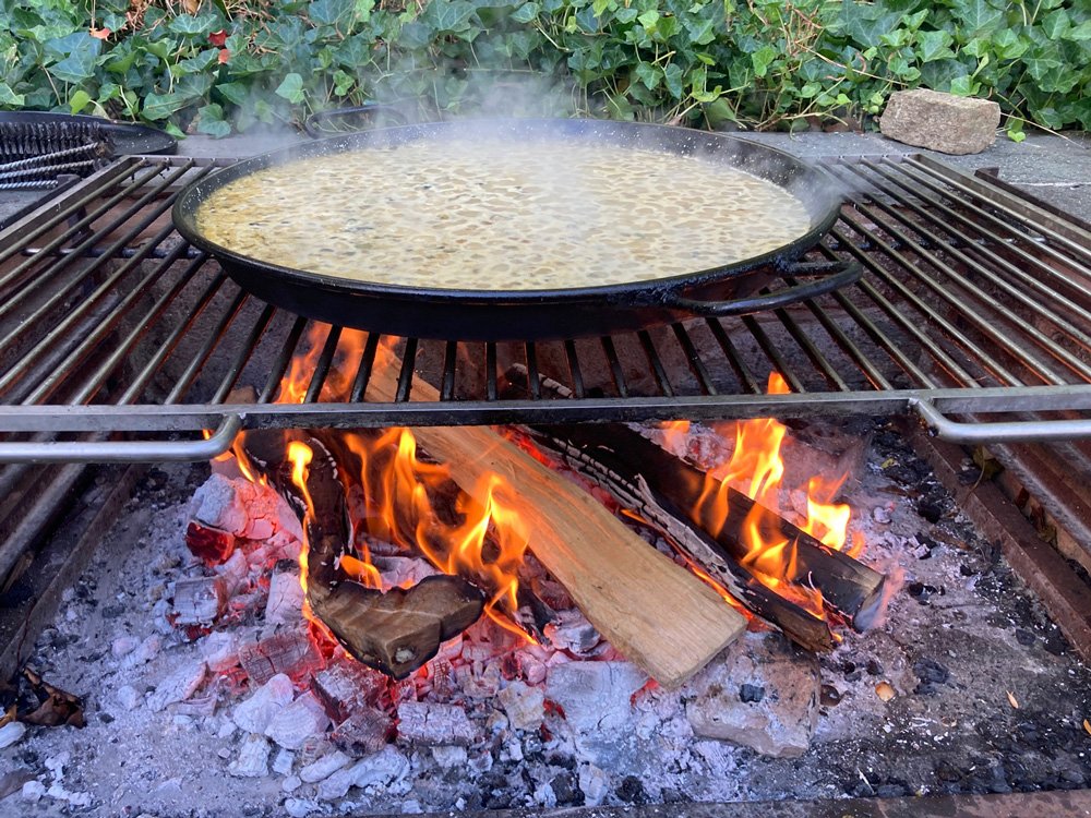 Paella.CookingBBQ.jpg