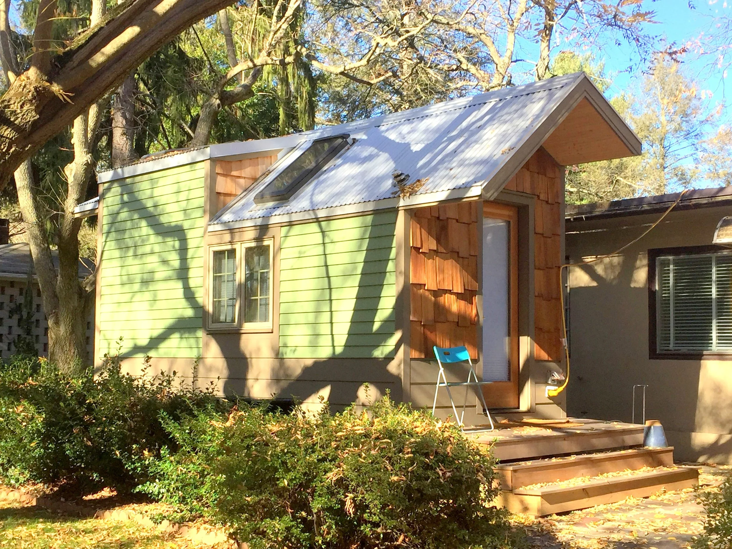 THIS TINY HOUSE IS FOR SALE!