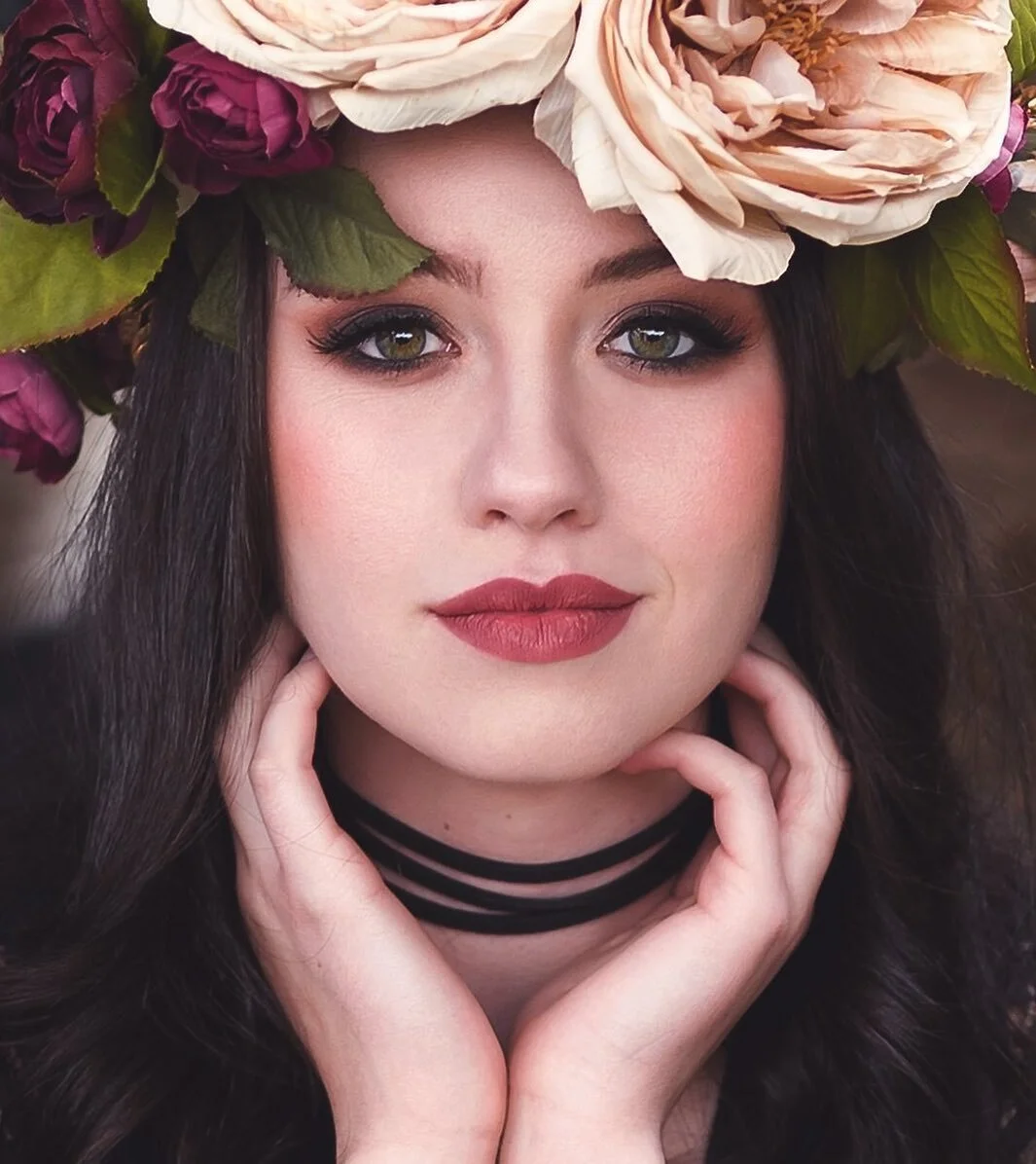 Insert witty caption here. But really&hellip;if you haven&rsquo;t had a shoot with an heavenly flower crown before, you 100% should, don&rsquo;t you think? 
Photography: @lindseysnavelyphotography 
Ethereal Creature: @annabelle.rubio 
Hair &amp; Make