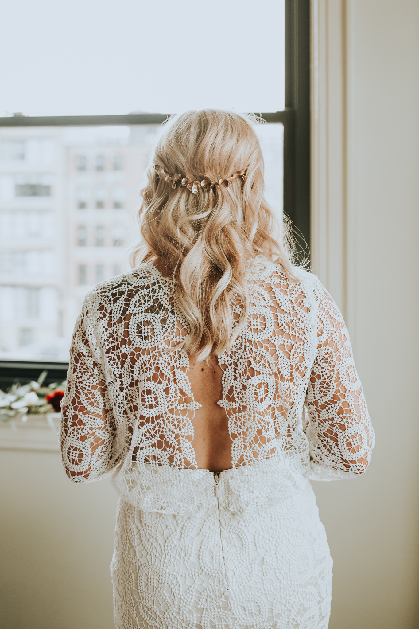Lauren and Mike Getting Ready-23.jpg