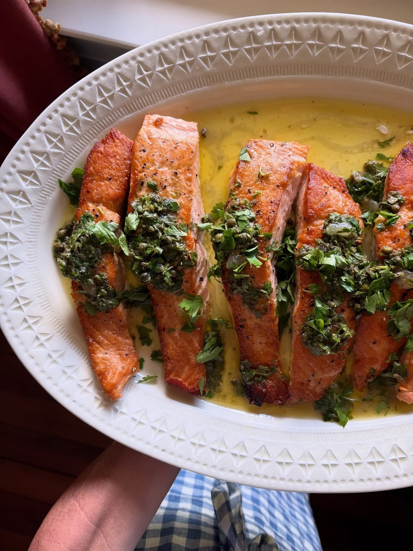 Some meals I created and a few favorite moments from our photo shoot with @gardenandgun magazine a couple of weeks ago. 

Having the opportunity to prepare lunches for the team on our shoot in addition to styling the food was such a gift. It just rei