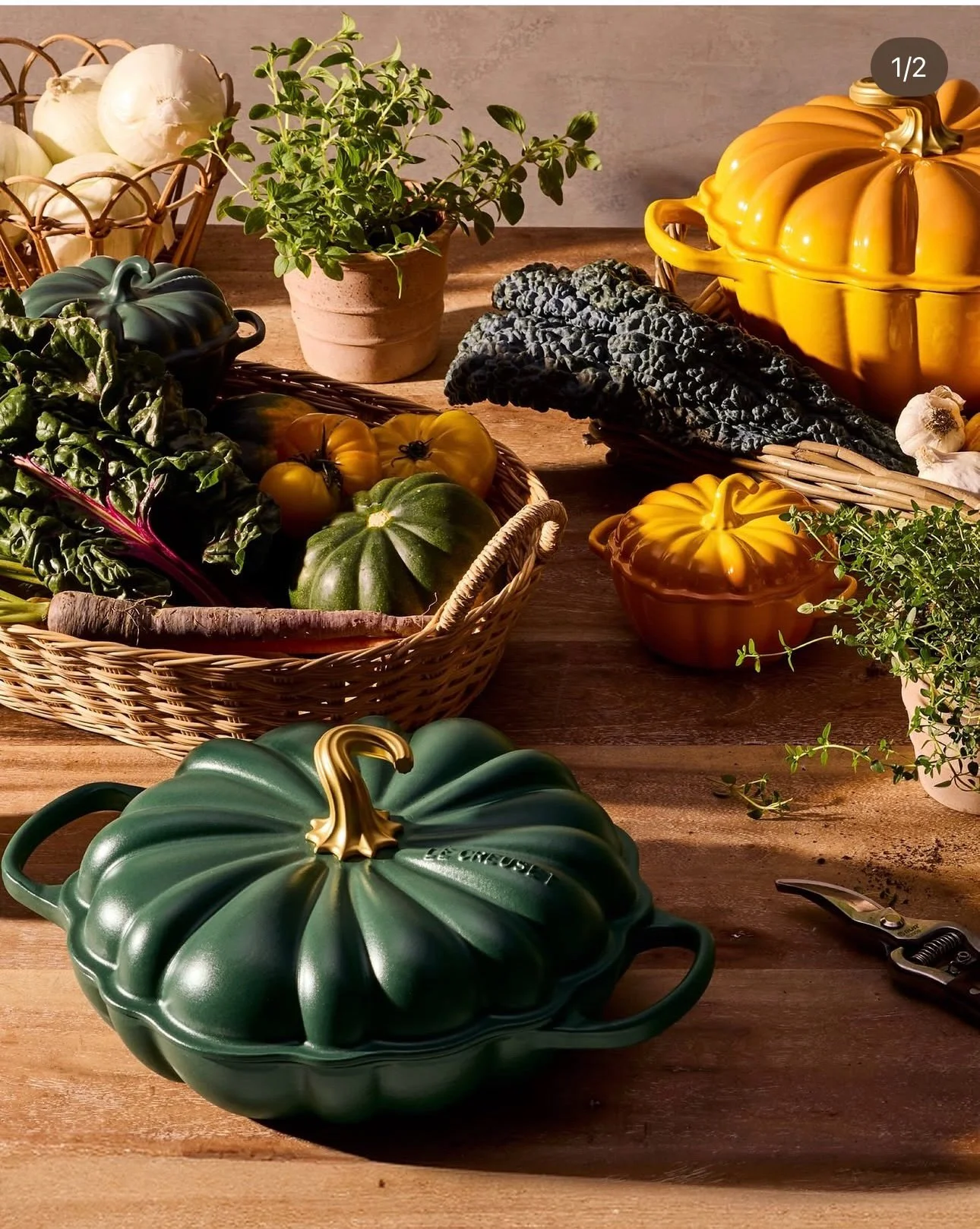 New work &mdash; I loved styling this fall campaign and color launch for Le Creuset @lecreuset. Some favorite moments and behind the scenes with one of my favorite teams. 

client @lecreuset 
photography @christophertestani 
photo assist @meredithmun