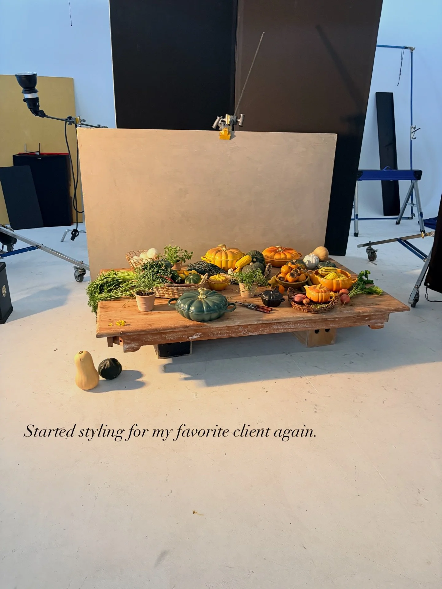 Life, lately.

More time in the garden.
More dinners around the table.
Fresh flowers in the kitchen.
Good food shared with people I love.
New places, fresh inspiration, and finding beauty in the everyday.

A few of my favorite things, lately. 🤍