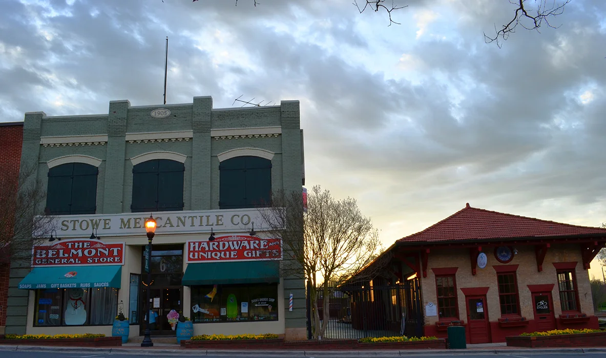 historic-downtown-belmont_25983477771_o.jpg
