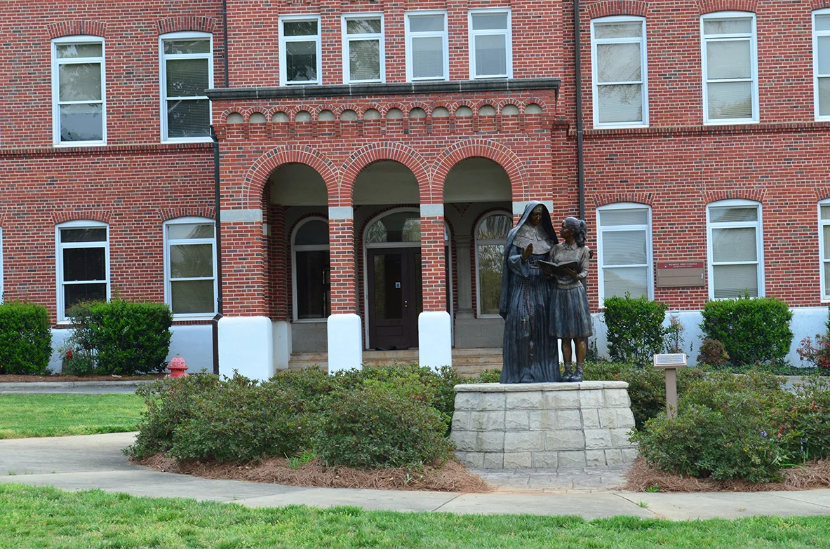 sacred-heart-campus_25957276372_o.jpg