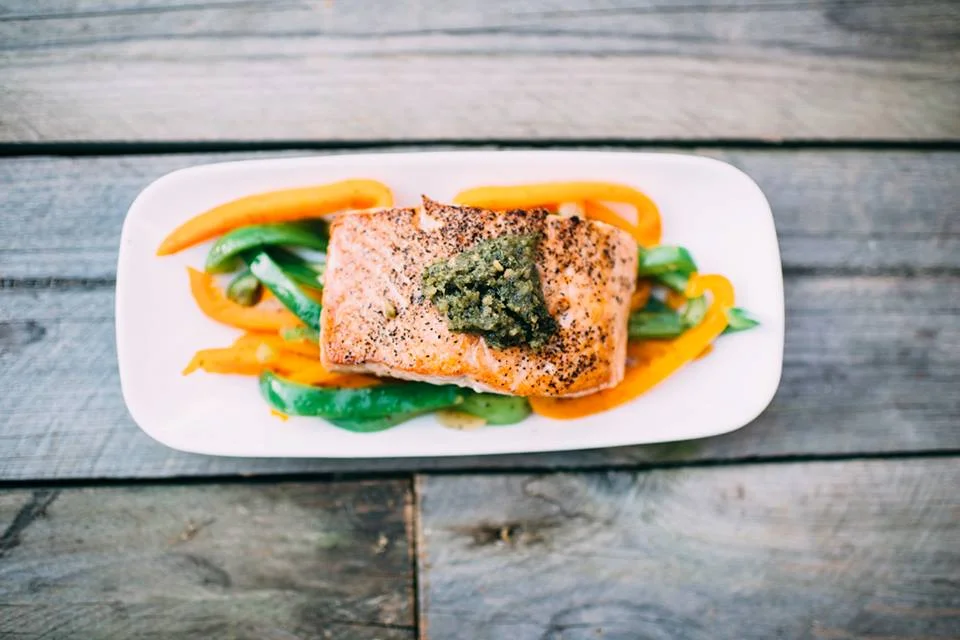 Meals With my Man: Pesto Salmon + Bell Pepper Salad