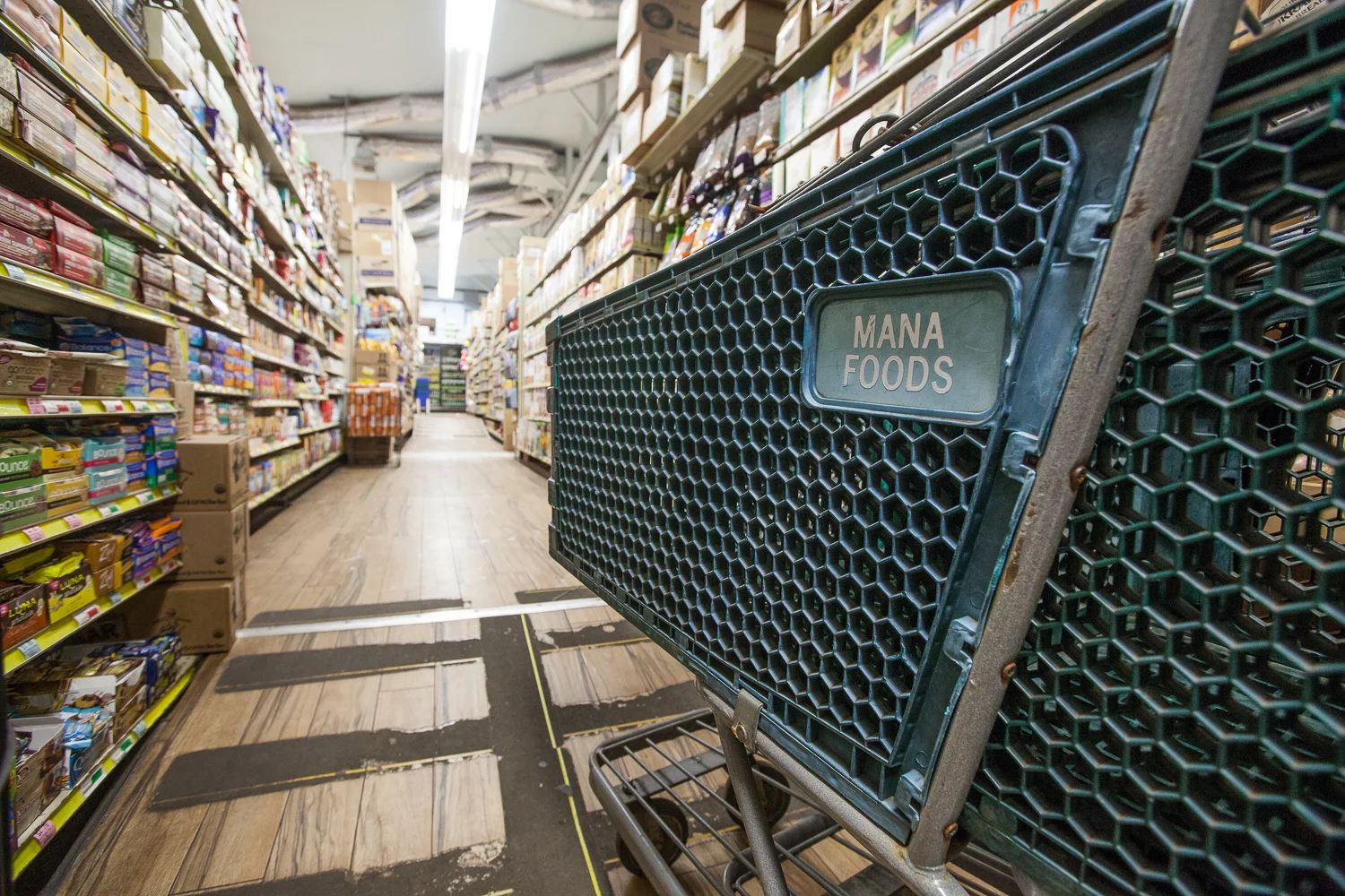 mana-foods-grocery-store-aisle.jpg