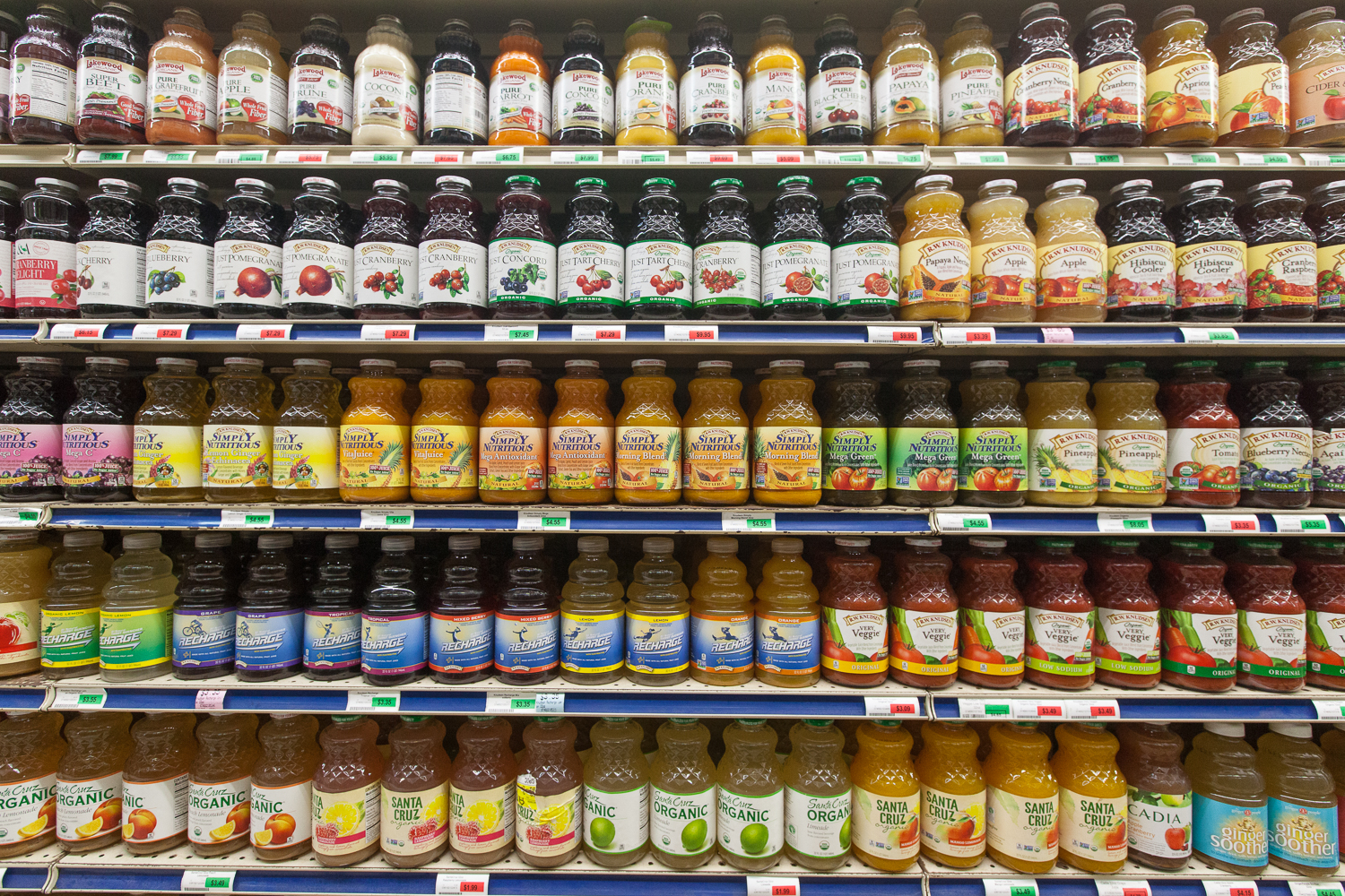 juice-selection-mana-foods-grocery-paia-maui.jpg