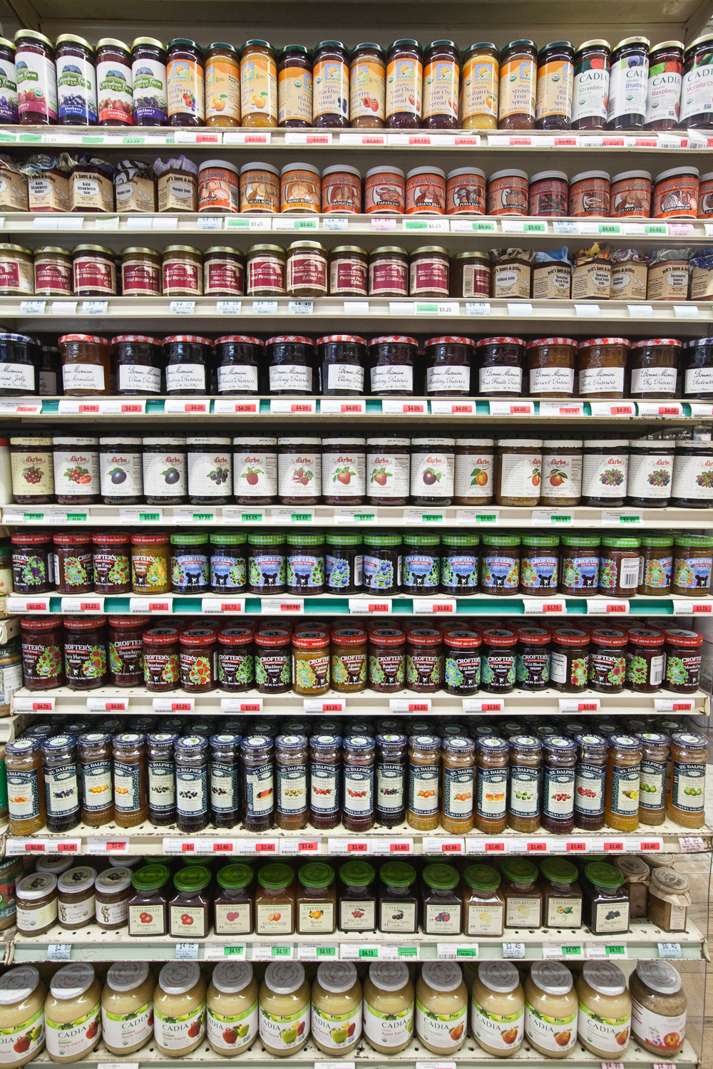 jam-jelly-section-mana-foods-grocery-paia-maui.jpg