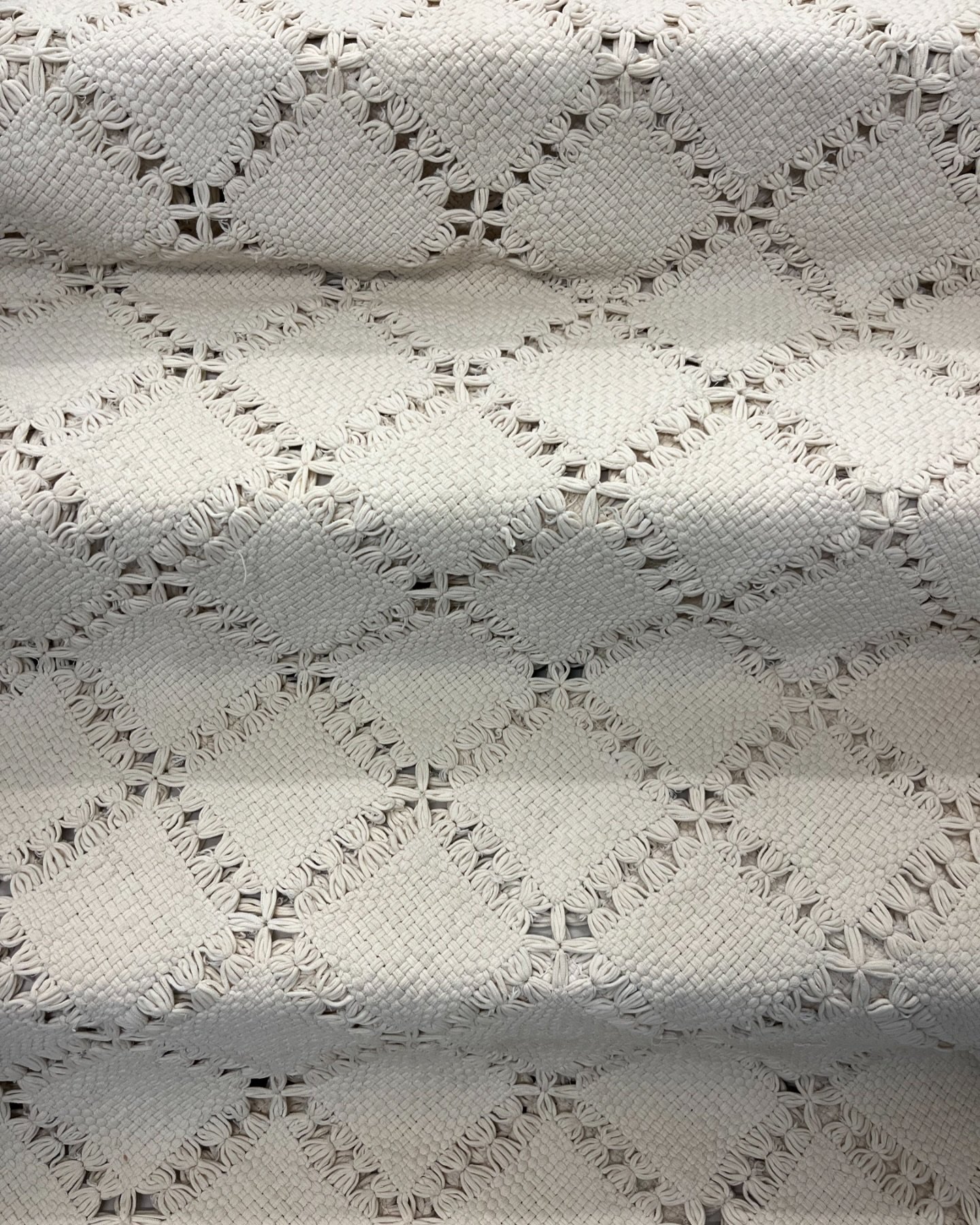 Packin&rsquo; heat! 🍳 This potholder-constructed, creamy, cozy coverlet is en route to @brimfield.antique.flea.market - see ya&rsquo;ll there? 

Available!  DM @filarscott with interest