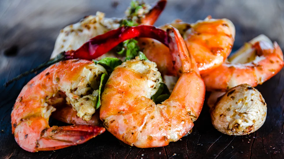 GRILLED PRAWNS WITH LEMONY FENNEL SLAW