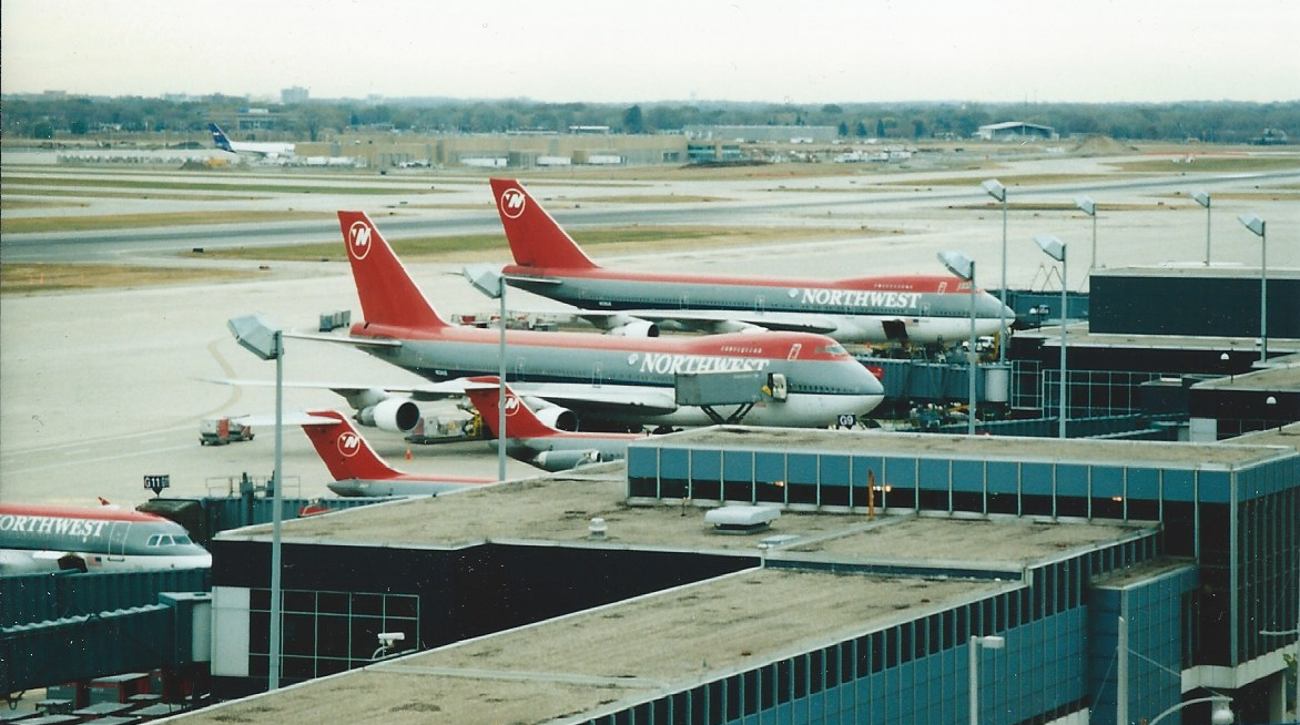 MSP-two_NW_747_at_gate.png