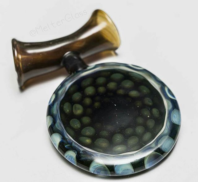 #Big ass #implosion #pendant #bap #melterglass #pendantsofig #necklaces #forsaleonetsy

Photo credit @onwards_and_outwards