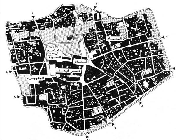 Figure 2: A layout plan of the urban fabric of Old Riyadh showing the city walls, gates, and some major places in the city.