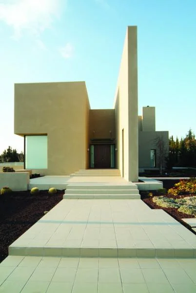 Figure 8: View of entrance area located at the southern edge of the house.