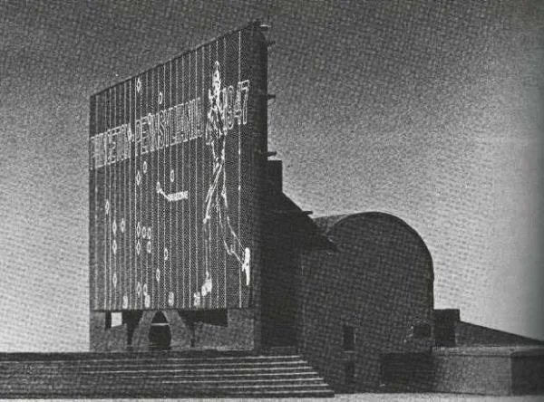 Figure 2: Venturi Rauch & Scott Brown, entry for the National Football Hall of Fame Competition, Rutgers University, New Brunswick, New Jersey, 1967.