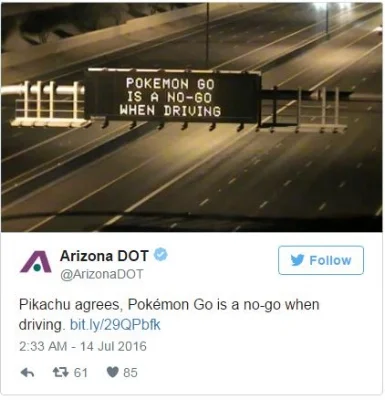 A highway sign in the American state of Arizona warning people not to play Pokémon while driving.